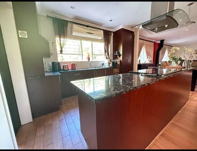 4 BEDROOM HOUSE FOR SALE IN VANDERBIJLPARK SE 2